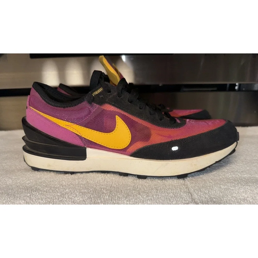 Nike Waffle‎ One Size 5.5Y/Women's Size 7Fuchsia Running Shoes Sneakers